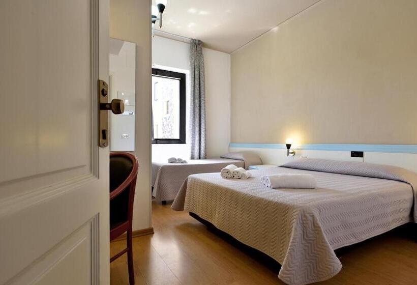 标准三人间, Orri