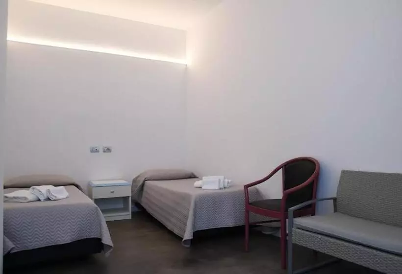 Standard Triple Room with Terrace, Orri