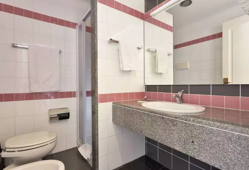 Standard Yhden Hengen Huone, Orri