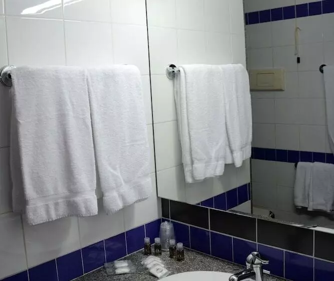 Standard Triple Room with Terrace, Orri
