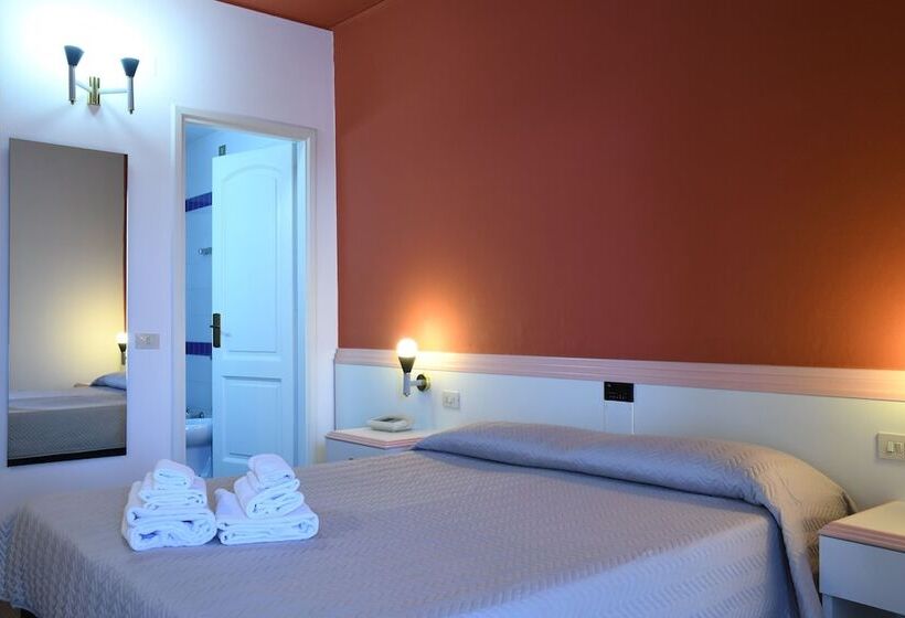 带露台的标准房间, Orri