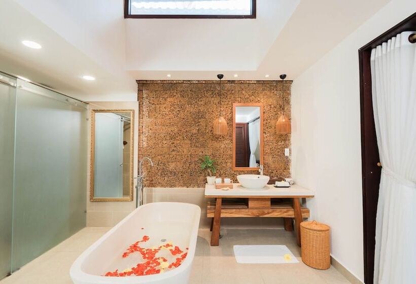 بانگلوی استاندارد, Palm Garden Beach Resort & Spa