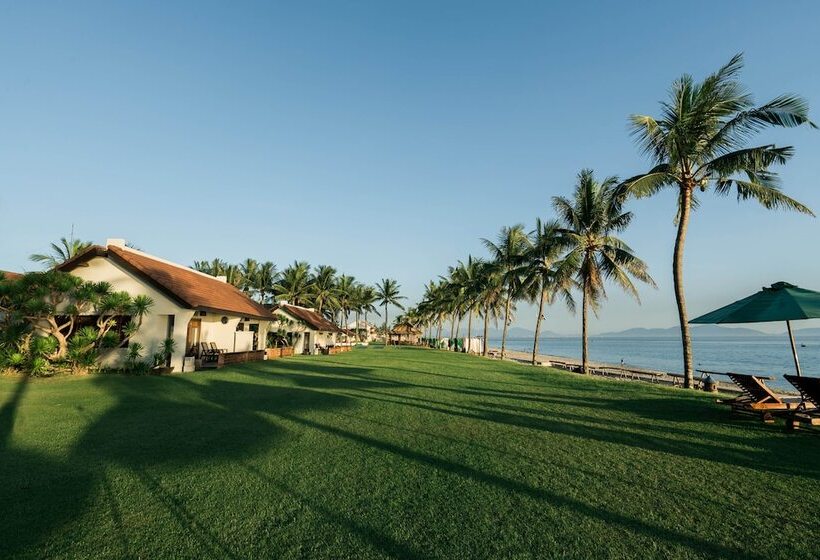 بانگلوی استاندارد, Palm Garden Beach Resort & Spa