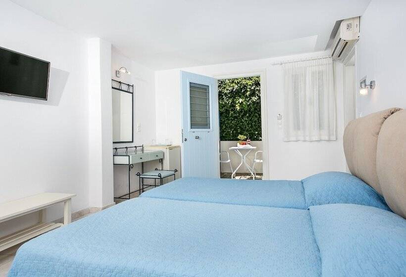 标准三人间, Pyrgaki