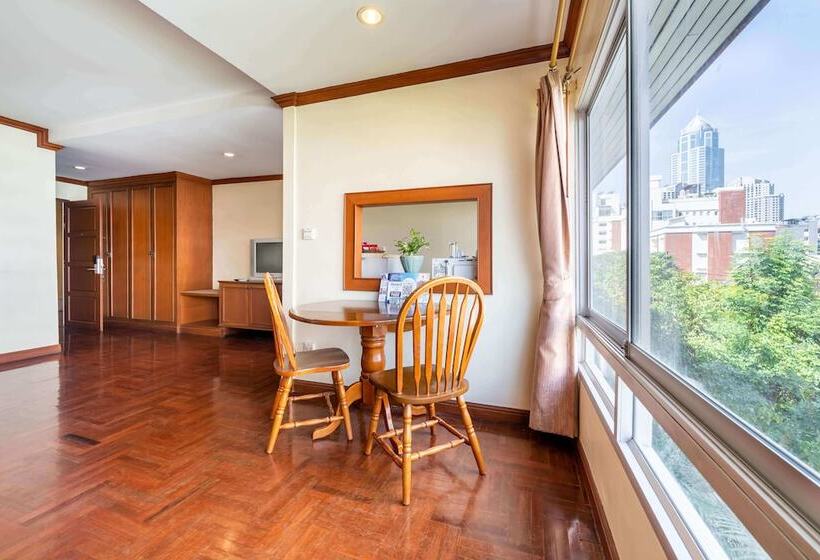 Quarto Deluxe, Royal Ivory Sukhumvit Nana