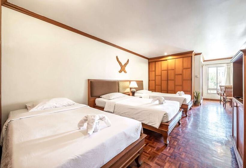 Quarto Triplo Superior, Royal Ivory Sukhumvit Nana