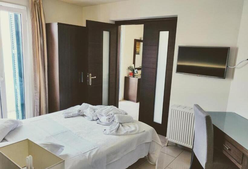 اتاق اجرایی با چشمانداز دریا, The Manessi City Boutique