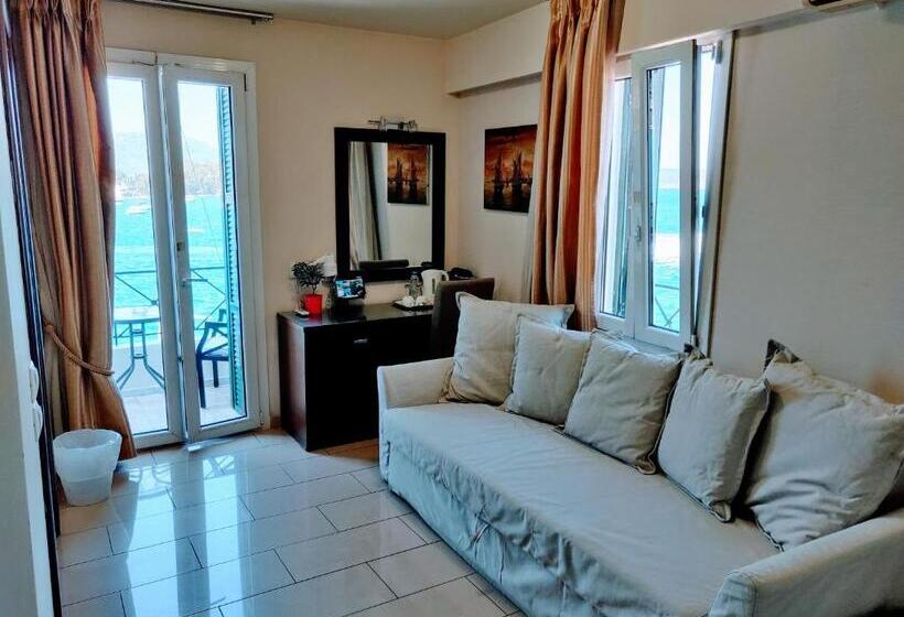 اتاق اجرایی با چشمانداز دریا, The Manessi City Boutique