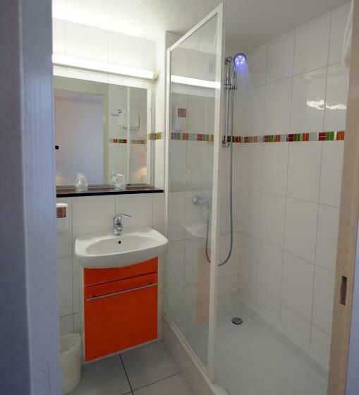 コンフォートトリプルルーム, The Originals City, Hôtel Alizéa, Le Mans Nord