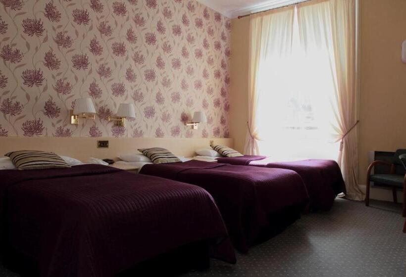 חדר סטנדרט לשלושה, Thistle