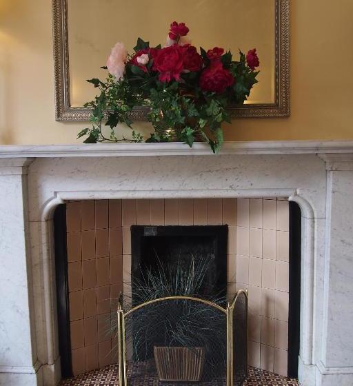 סוויטת ג'וניור, Thistle