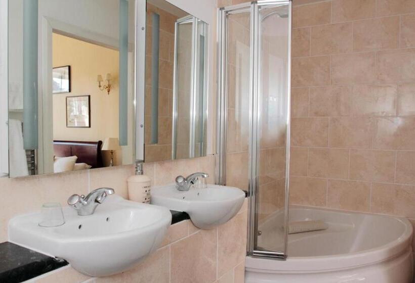 סוויטת ג'וניור, Thistle