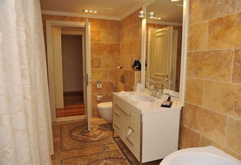 سوییت لوکس, Splendid Conference & Spa Resort