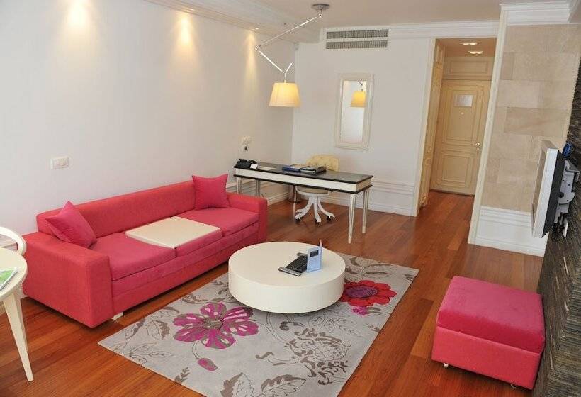 سوییت لوکس, Splendid Conference & Spa Resort