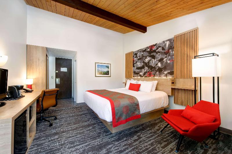 اتاق سوپریور با چشم‌انداز استخر, Splendid Conference & Spa Resort