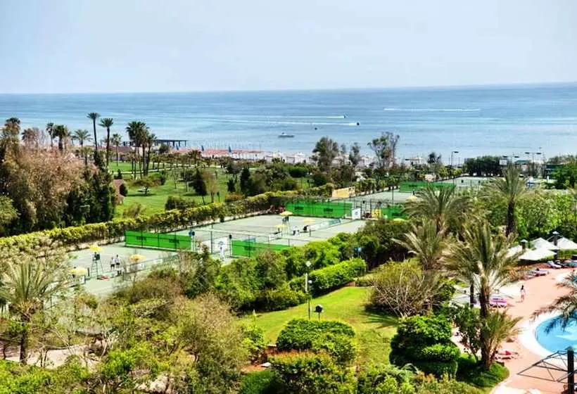 اتاق خانوادگی, Belconti Resort
