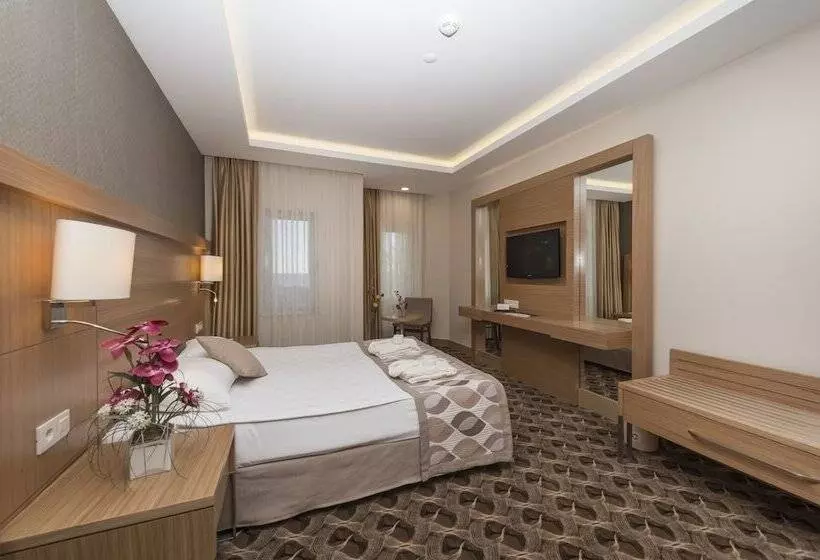 اتاق استاندارد با چشم‌انداز باغ, Belconti Resort