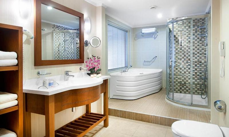 غرفة قياسية مطلّة علي البحر, Belconti Resort