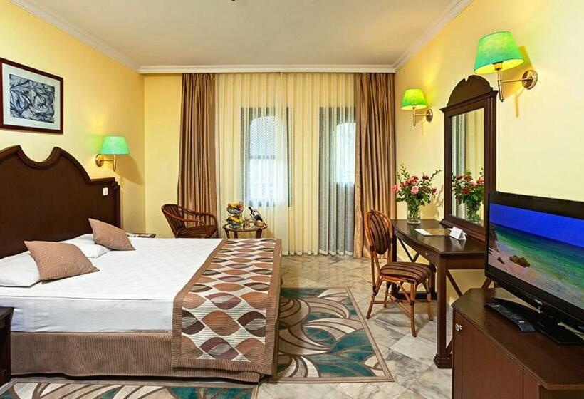 غرفة كلوب, Belconti Resort