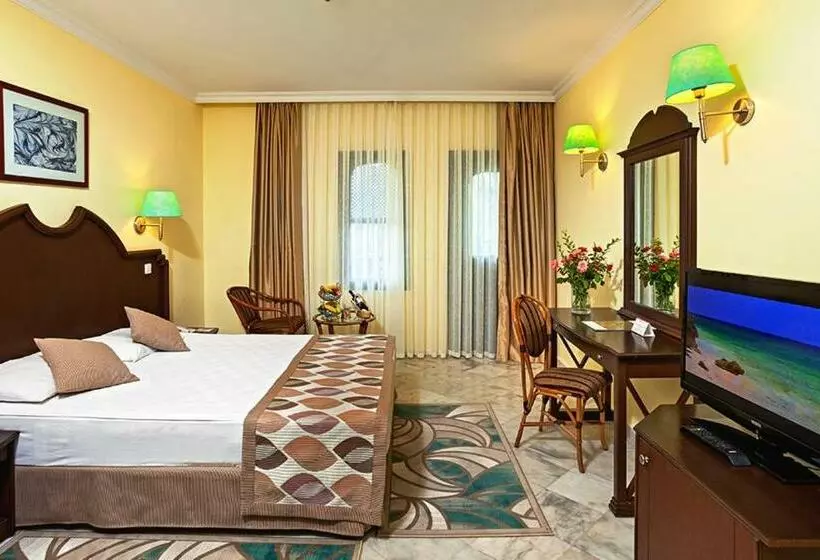 اتاق کلاب, Belconti Resort