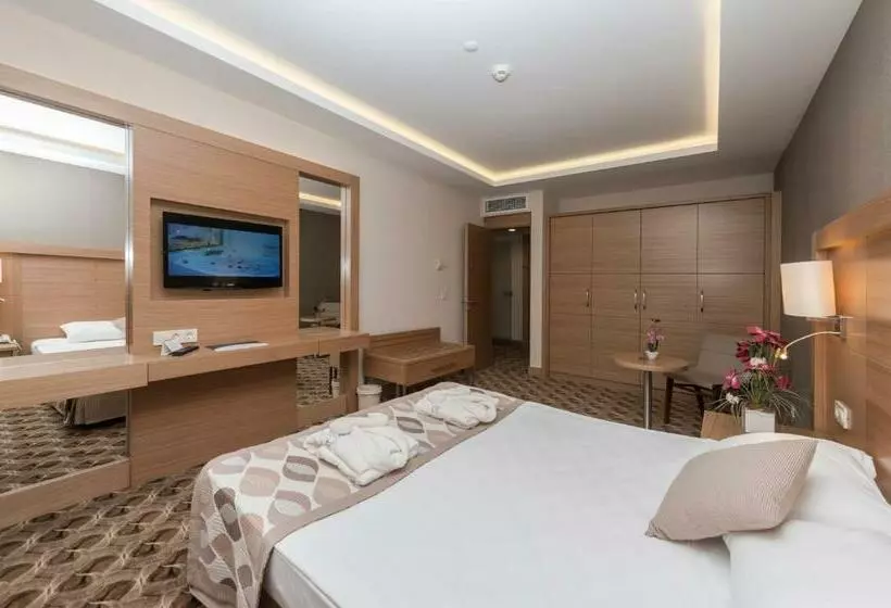 اتاق استاندارد با چشم‌انداز باغ, Belconti Resort
