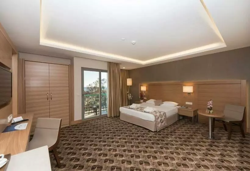 اتاق خانوادگی, Belconti Resort