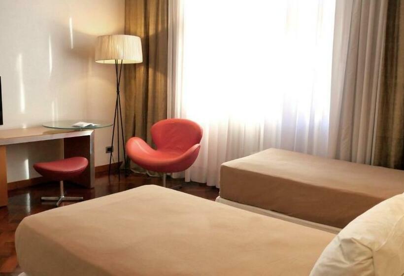 اتاق اجرایی, 725 Continental