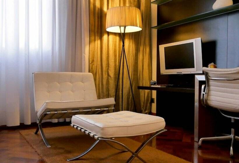 اتاق اجرایی, 725 Continental