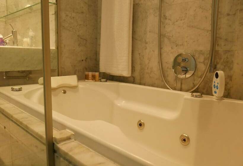 سوییت, 725 Continental