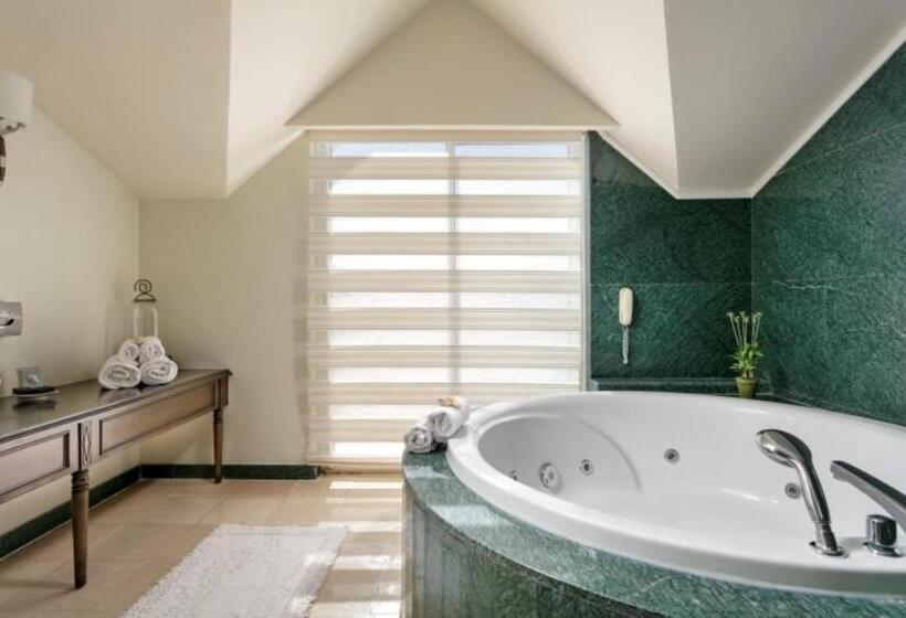 سوییت, Dobedan Beach Resort Comfort