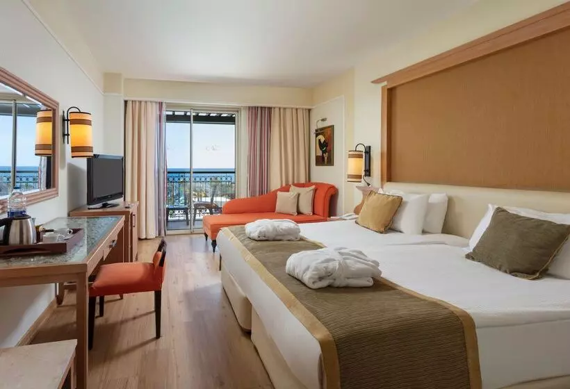 اتاق اساندارد با چشم‌انداز جانبی به دریا, Dobedan Beach Resort Comfort