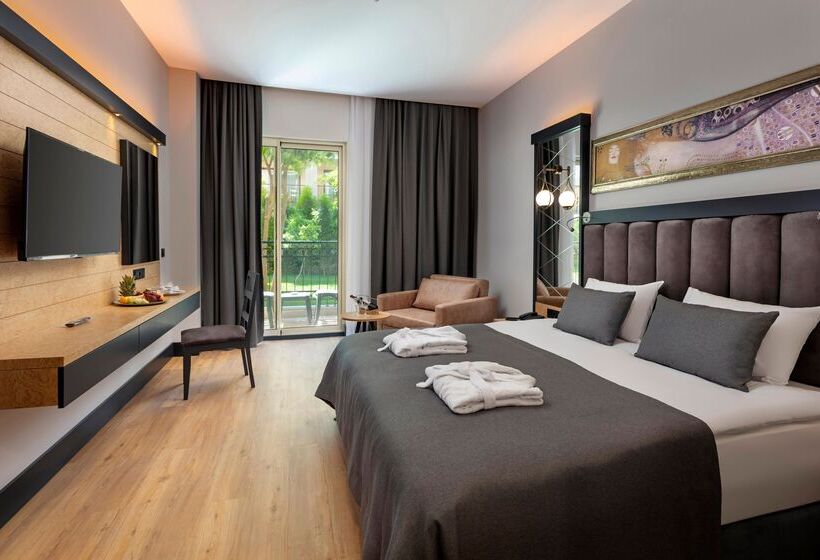 اتاق اساندارد با چشم‌انداز جانبی به دریا, Dobedan Beach Resort Comfort