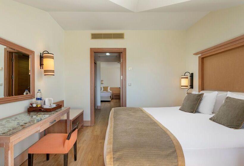 اتاق خانوادگی با چشم‌انداز جانبی دریا, Dobedan Beach Resort Comfort