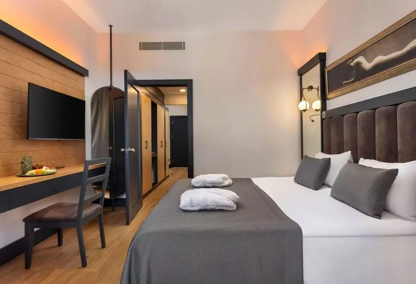 اتاق خانوادگی با چشم‌انداز جانبی دریا, Dobedan Beach Resort Comfort