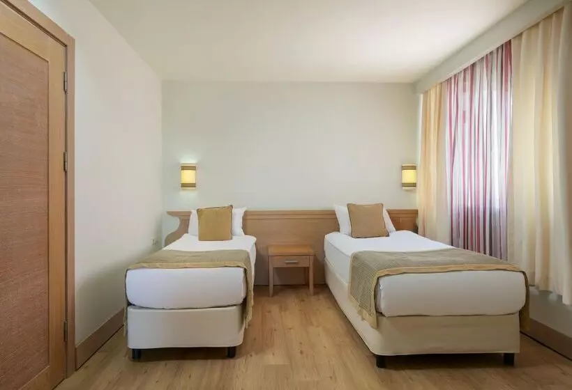 اتاق خانوادگی, Dobedan Beach Resort Comfort