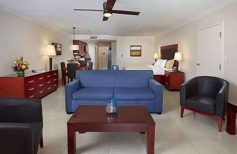 استودیوی استاندارد, Divi Village Golf and Beach Resort