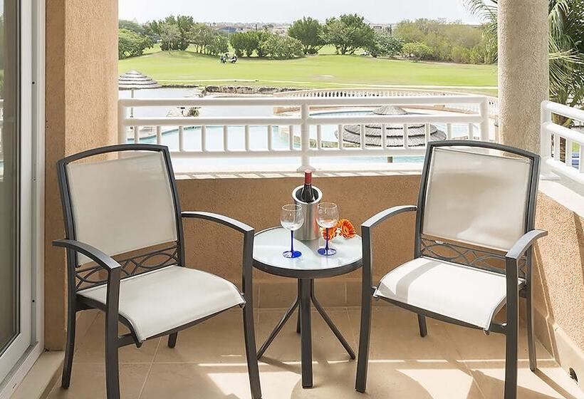 스탠다드 스튜디오, Divi Village Golf and Beach Resort