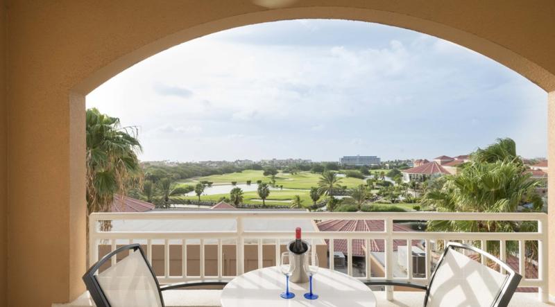 스탠다드 스튜디오, Divi Village Golf and Beach Resort