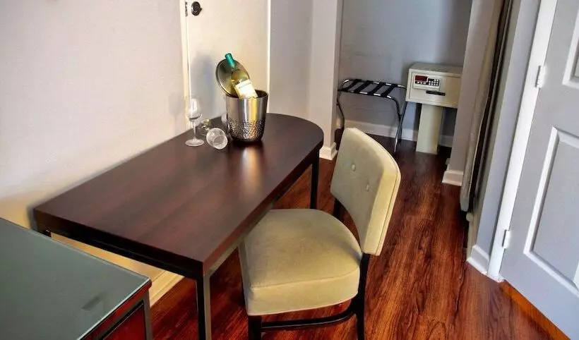 سوئیت کلاسیک, Fort Lauderdale Grand