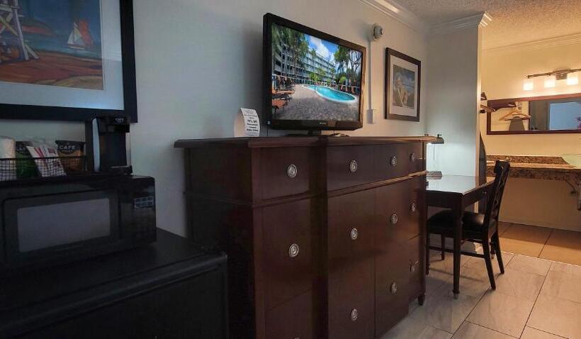 Номер Классический Вид на Бассейн, Fort Lauderdale Grand