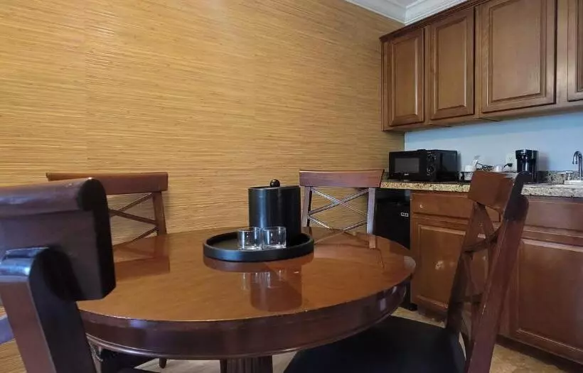 سوئیت اجرایی با تخت کینگ, Fort Lauderdale Grand