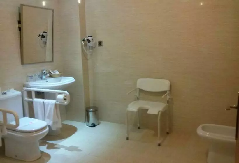 اتاق استاندارد برای معلولان, II Castillas Ávila