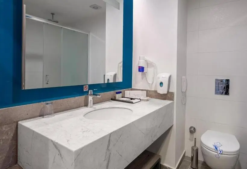 اتاق استاندارد سه تخته با چشم‌انداز استخر, Long Beach Alanya   Ultra All Inclusive