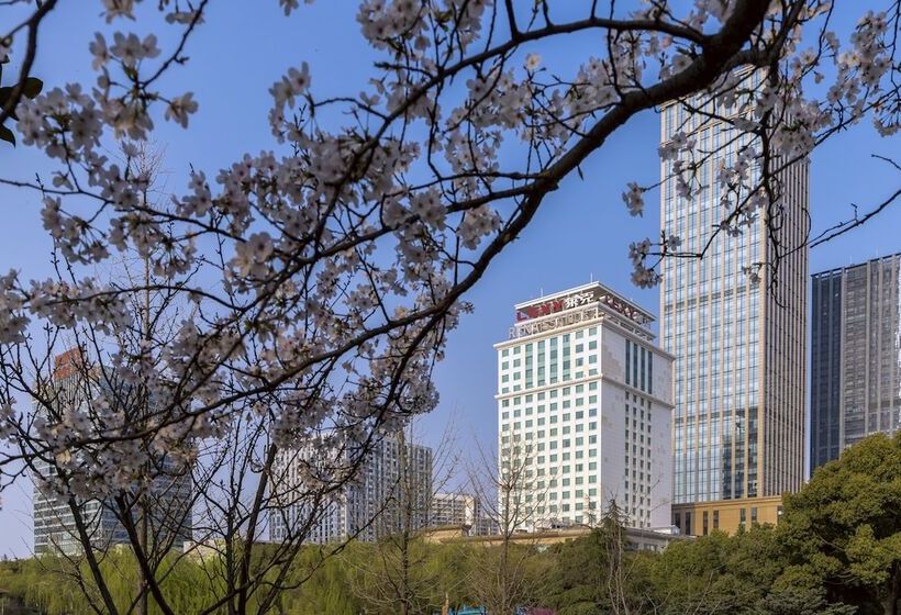 Люкс Клуб, Renaissance Suzhou