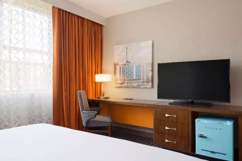 اتاق استاندارد با تخت بزرگ, American Hotel Atlanta Downtown, Tapestry Collection Hilton