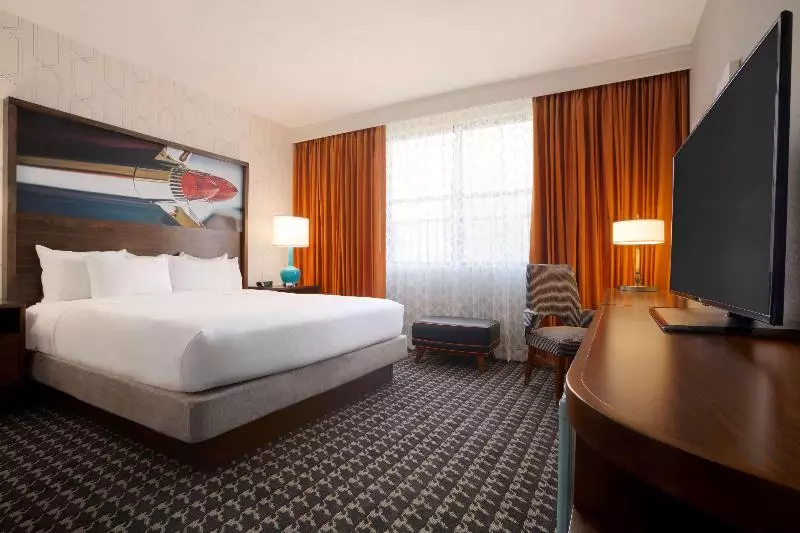 اتاق استاندارد با تخت بزرگ, American Hotel Atlanta Downtown, Tapestry Collection Hilton