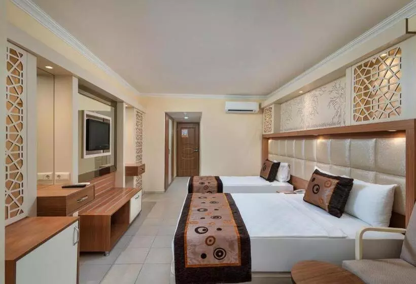 スタンダードトリプルルーム, Oz Hotels Incekum Beach