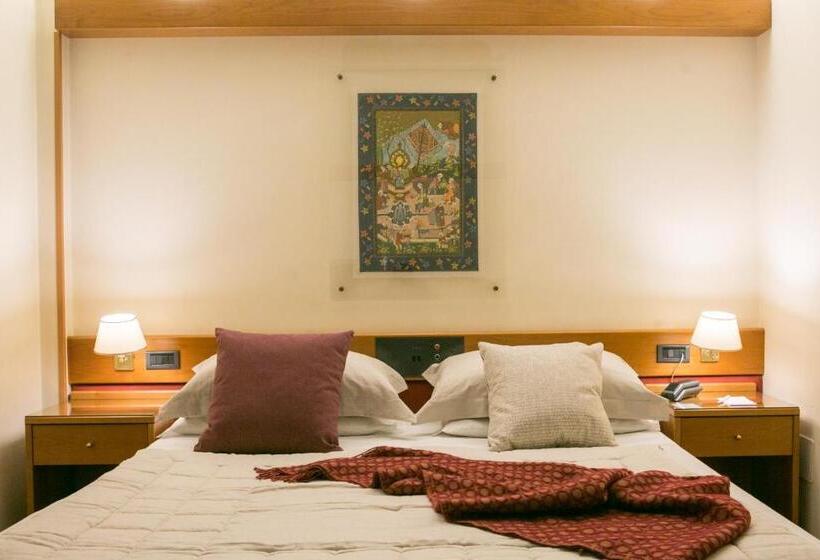 اتاق کلاسیک با تخت دونفره, Best Western Hotel Dei Cavalieri