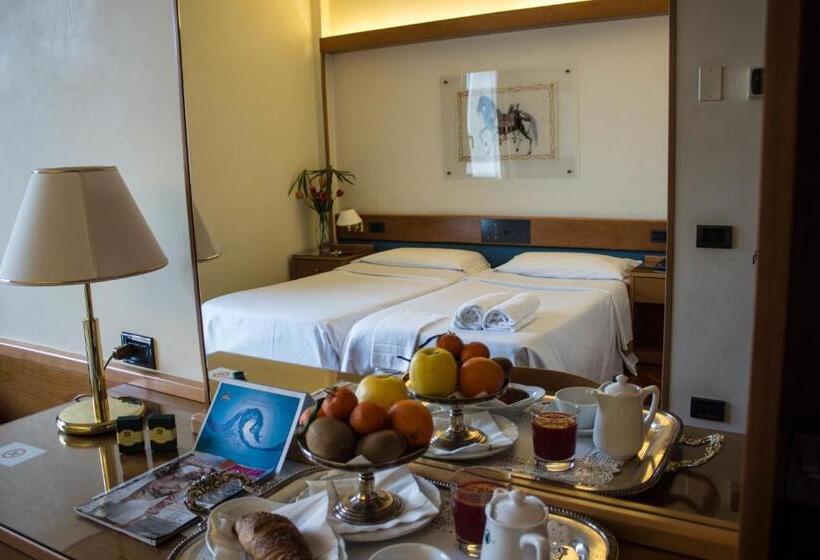اتاق کلاسیک با تخت دونفره, Best Western Hotel Dei Cavalieri