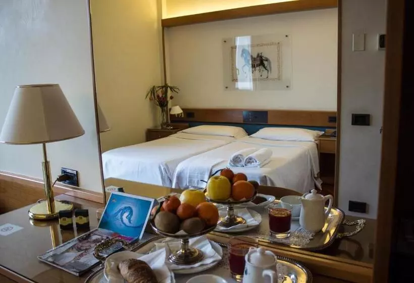 キングサイズベッドのクラシックルーム, Best Western Hotel Dei Cavalieri